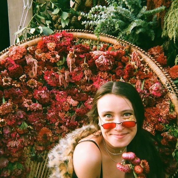 Meet your Posher, Simone - Picture 1 of 1